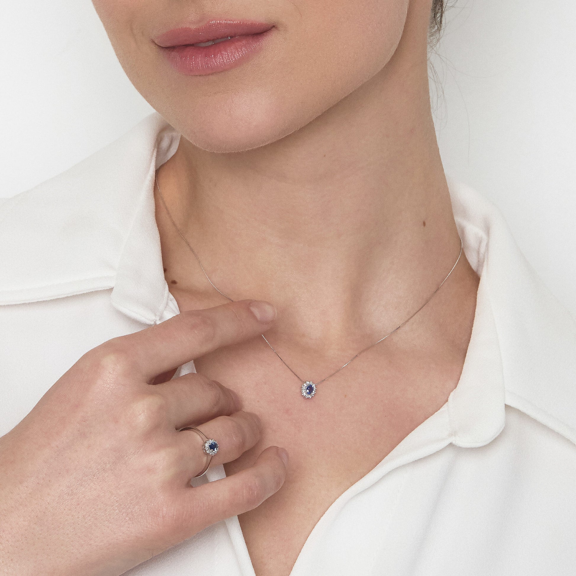 Diamonds | Anello in oro, diamanti e zaffiro blu