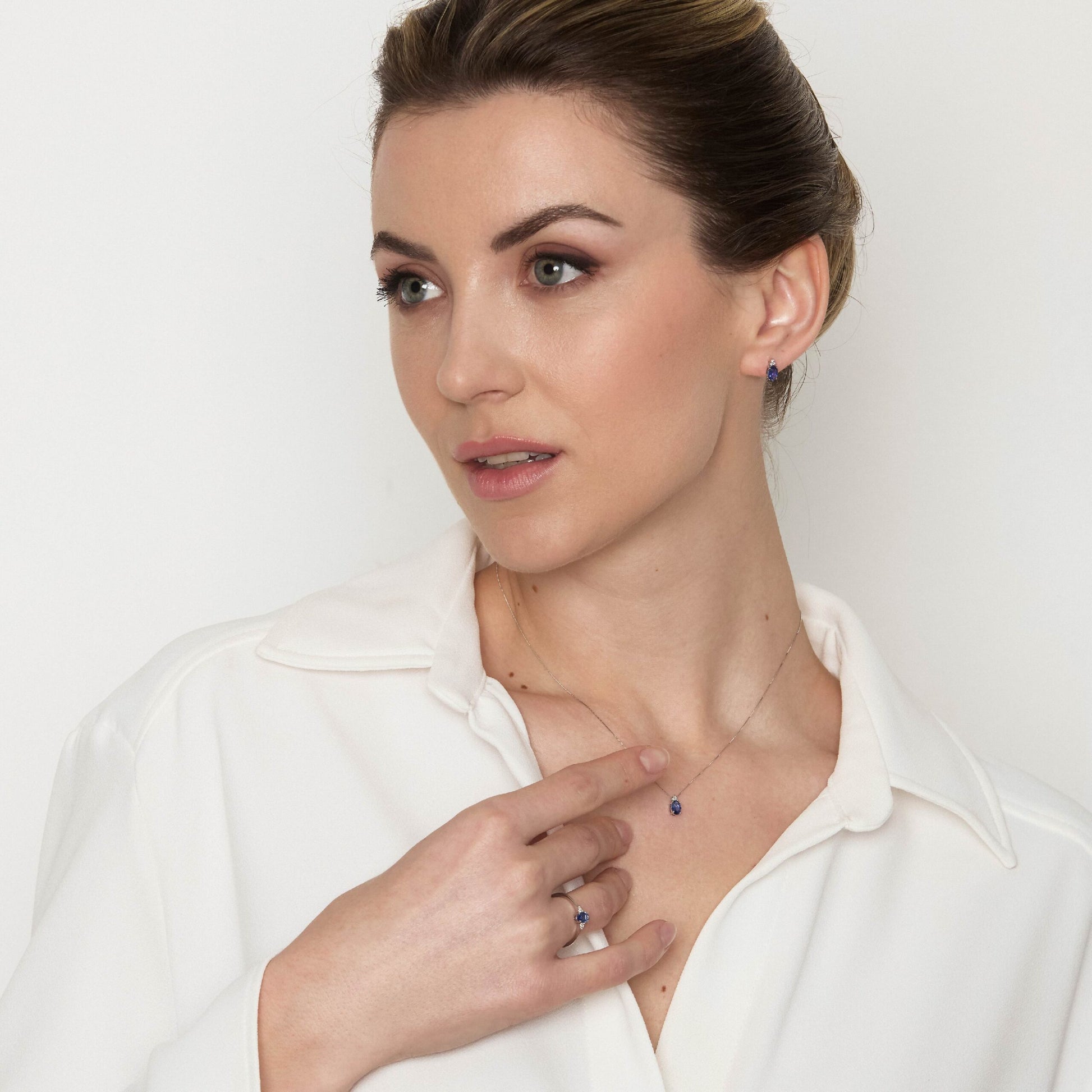 Diamonds | Anello in oro, diamanti e zaffiro blu