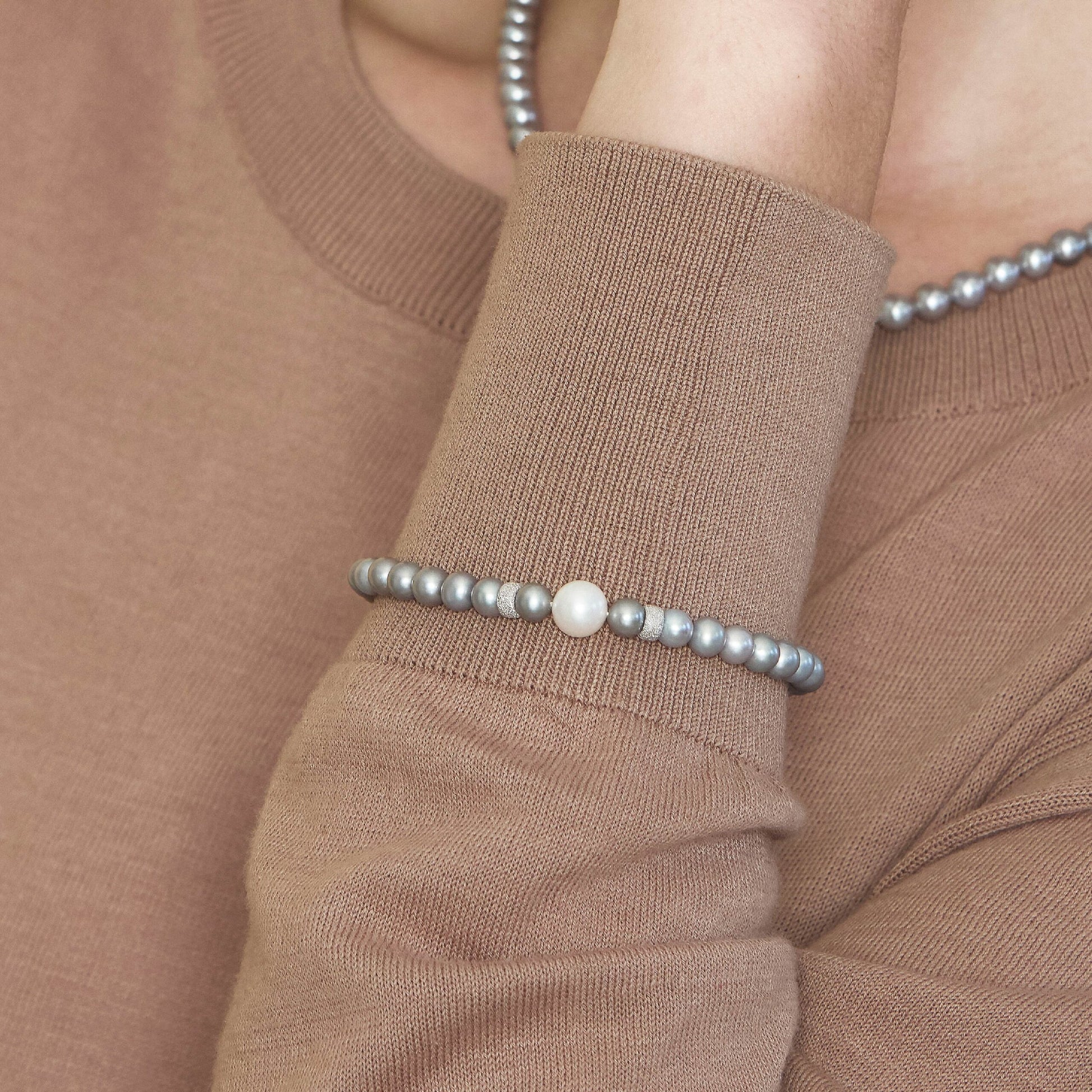 Principessa | Bracciale con perle grigie in oro