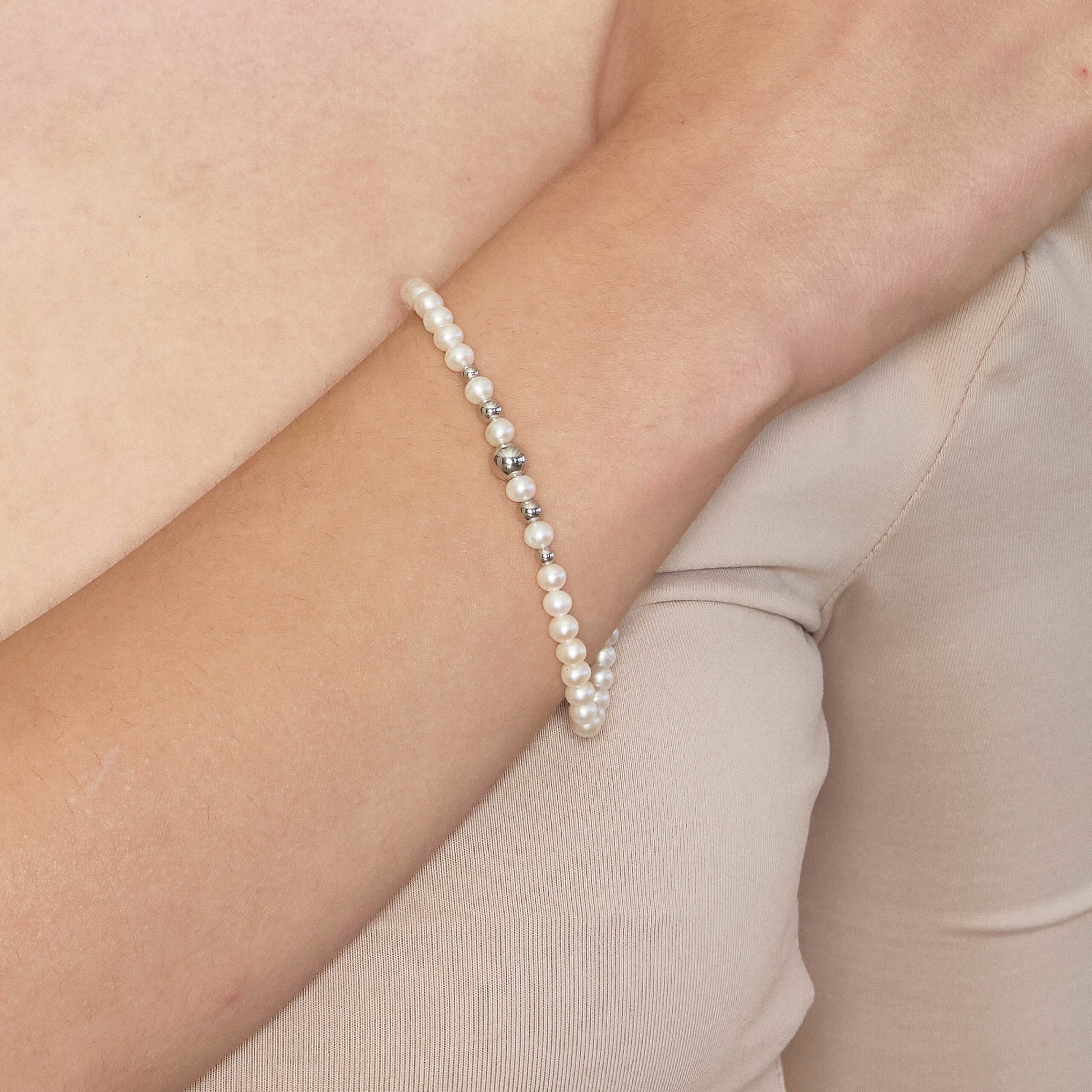 Lune Young | bracelet with 18K gold clasp/elements 