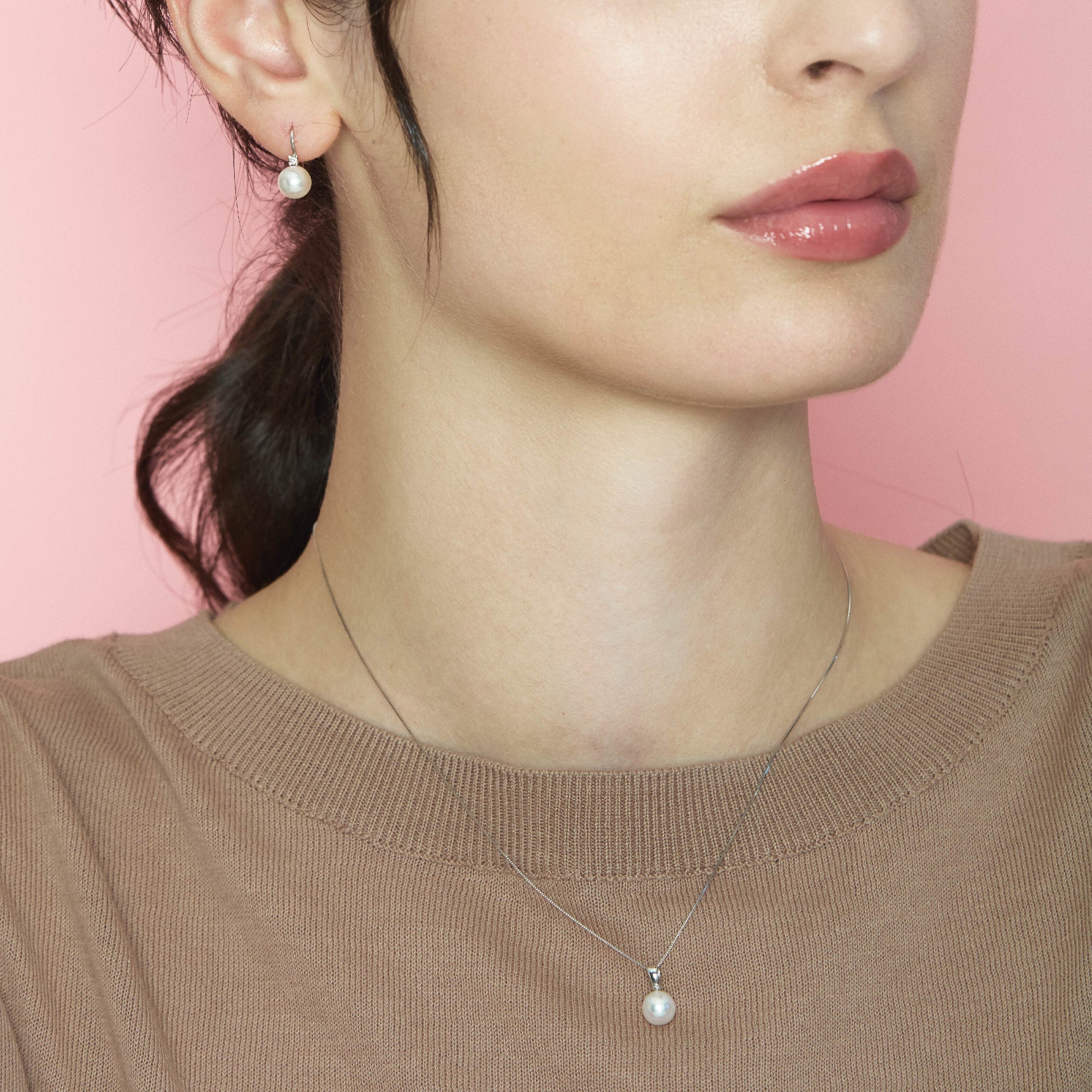 Classic | Orecchini in oro, perle e diamanti