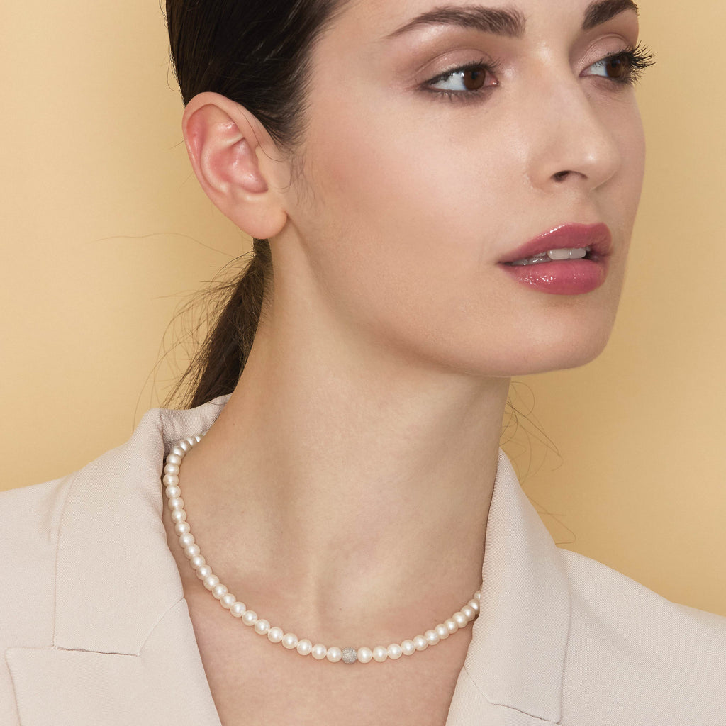 Lune Young | Gold and Pearl Necklace