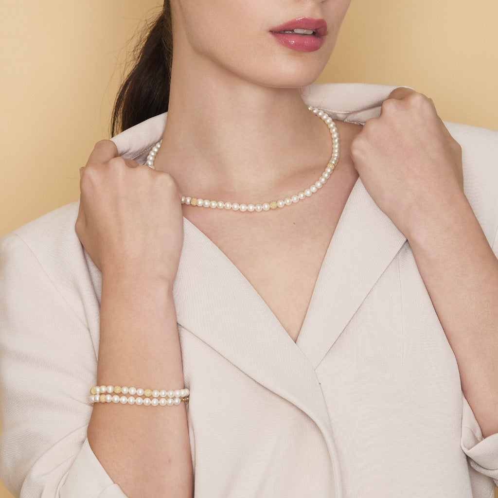 Lune Young | Gold and Pearl Necklace