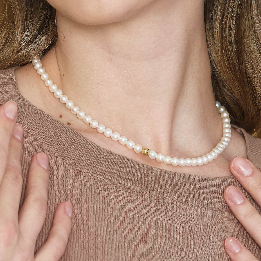 Lune Young | Gold and Pearl Necklace