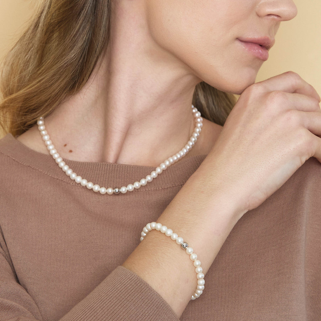 Lune Young | Gold and Pearl Bracelet