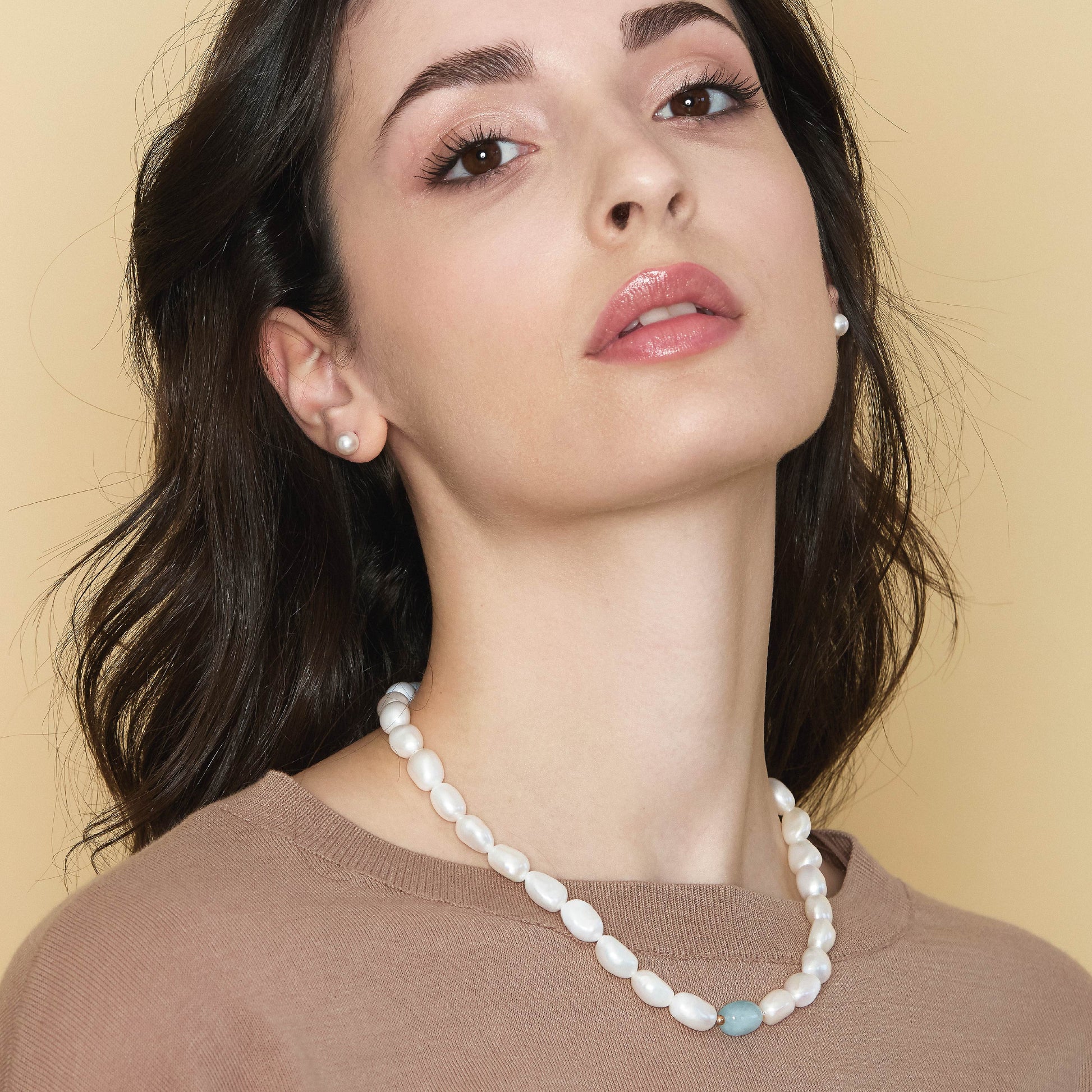 Baroque | Necklace with baroque pearls, gold, and aquamarine