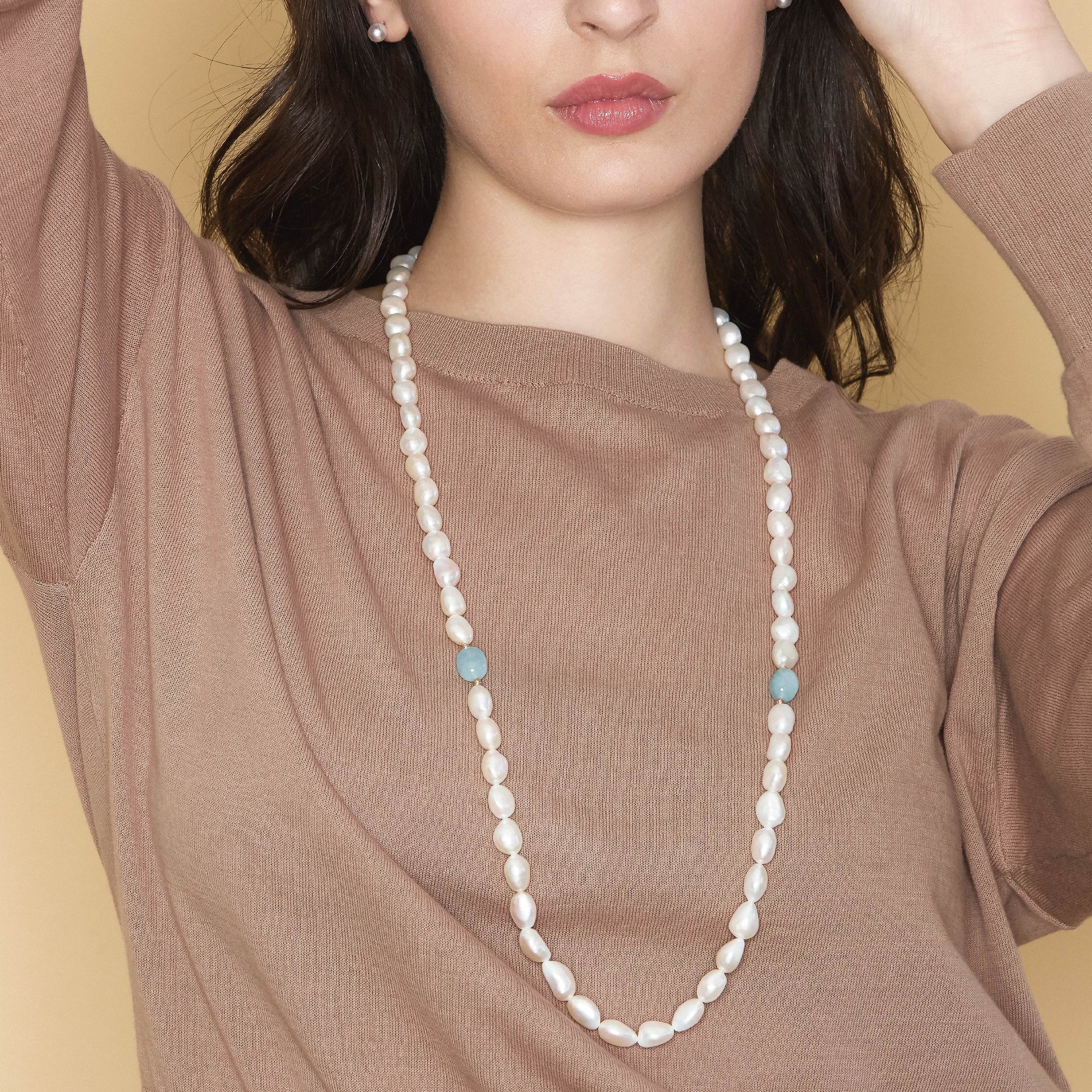 Baroque | Necklace with baroque pearls, gold, and aquamarine