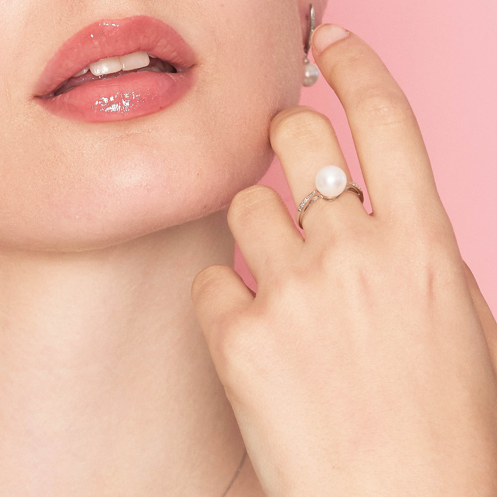 Set | Anello con perla, in oro e diamanti